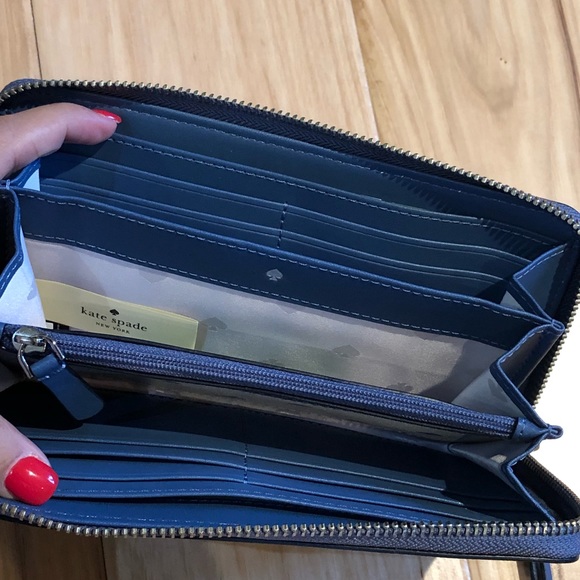 Kate Spade Cameron Zip Around wallet - Picture 4 of 5